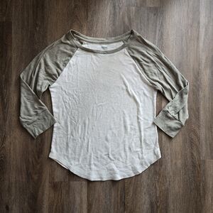 GUC Women's Raglan Style Mossimo Supply Co. 3/4 Sleeve Top, size Small